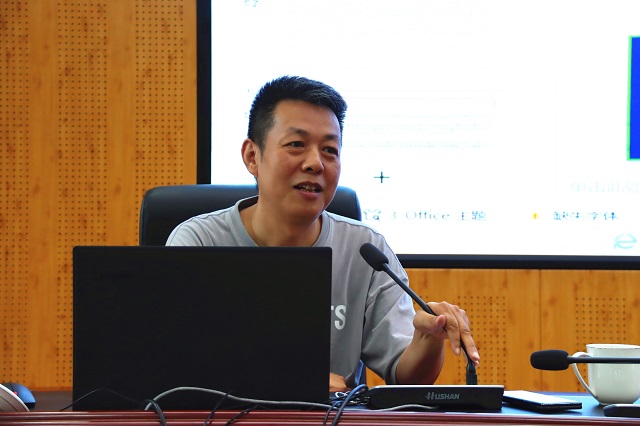 1724897744743761.jpg 郭为主任作《教育家精神与职业院校教师的专业成长》讲座.JPG