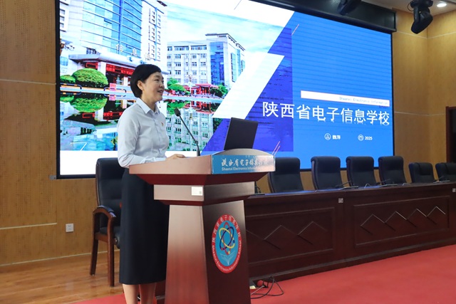 1747739985593079.jpg 校长魏萍介绍学校办学特色.jpg