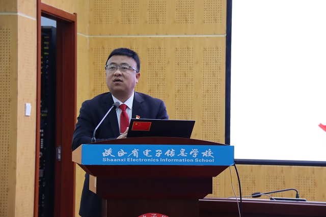 1767164385814938.jpg 张元作题目为《张思德精神及其时代价值》报告.jpg